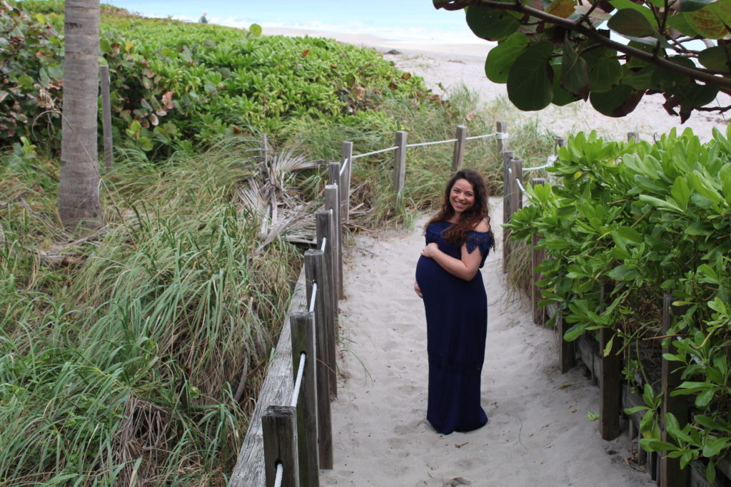 beach entrance maternity picture