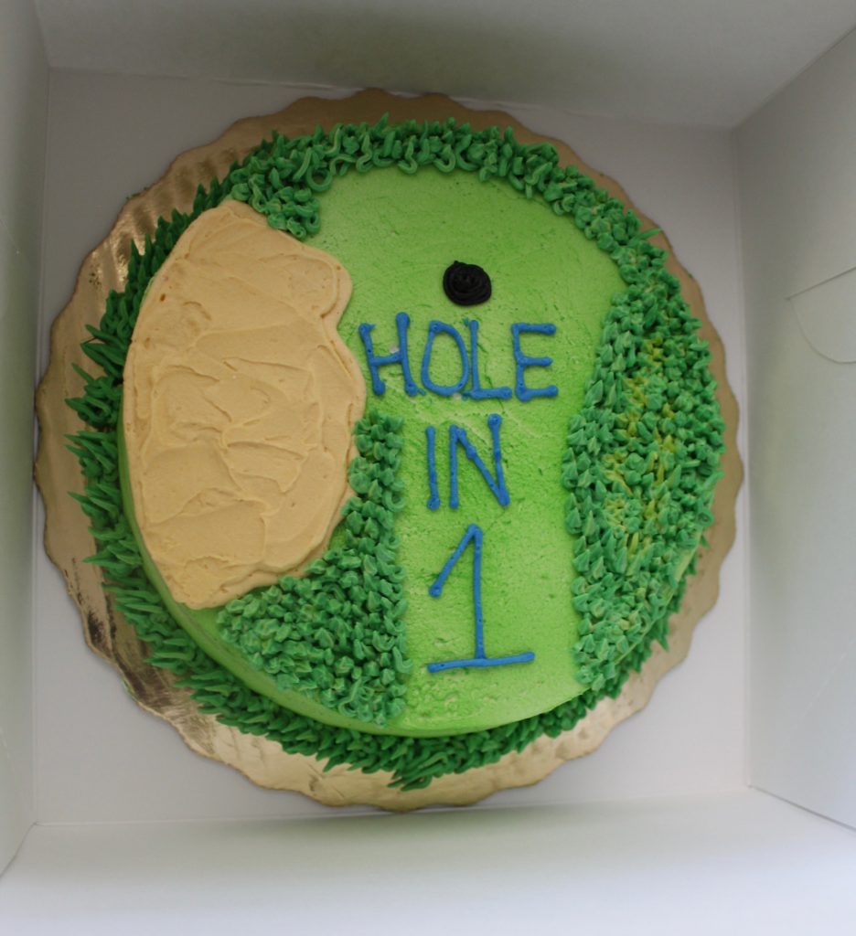 Hole in one golf theme smash cake from Publix